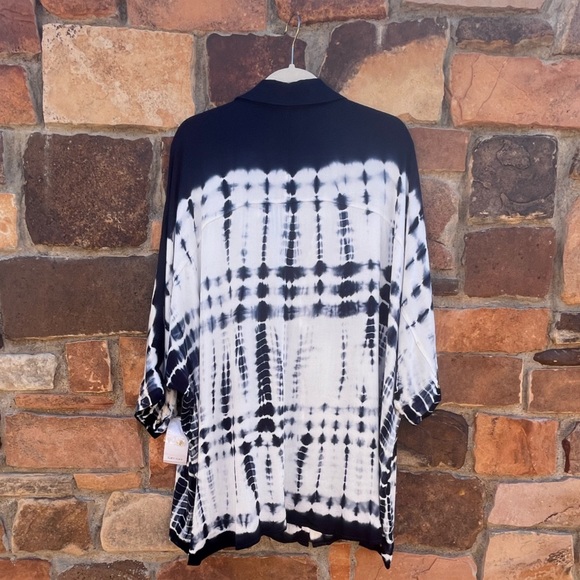 Karen Kane Blue and White Tie Dye Button Down Front Shirt Size 3X - Picture 16 of 16